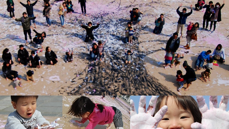 足跡が花びらになる！大きな桜の絵を描いて日本全国を繋ぎたい！