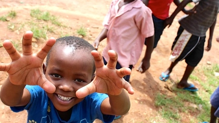 ウガンダとハワイの子ども達にクリスマスプレゼントを贈りたい！