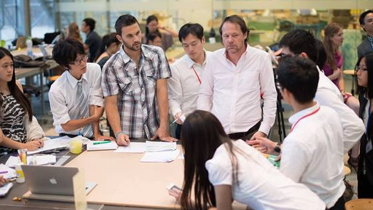 世界のリーダーを養成するための国際フォーラムを開催します