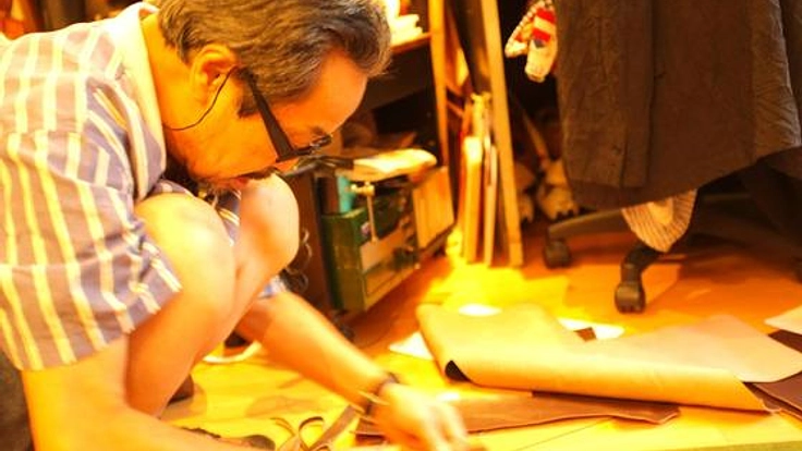 この道48年の彫り士が手がけるApple製品のケース