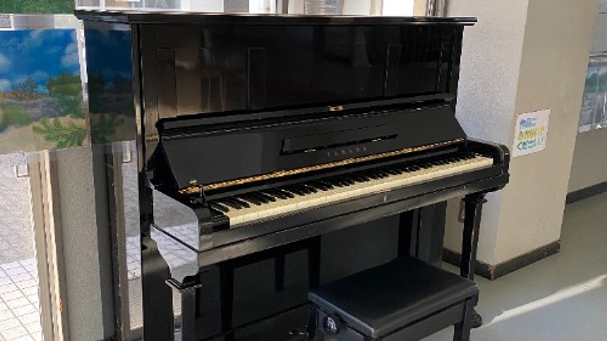 【活動報告】宇野中学校様にピアノを搬入＆設置致しました。