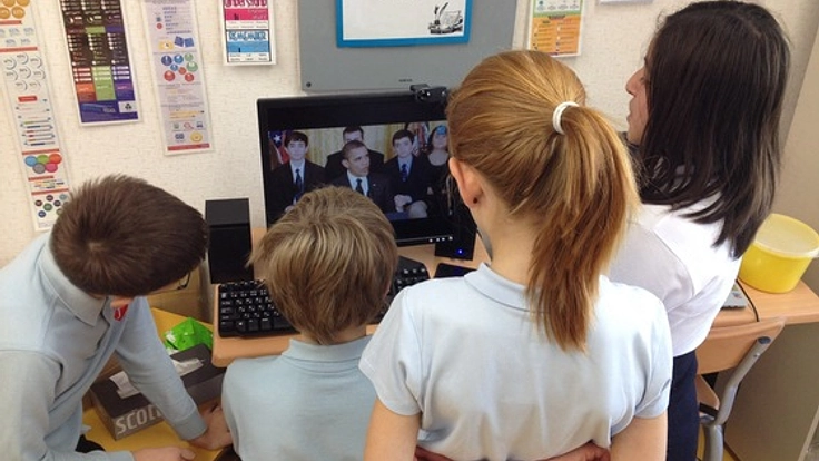 世界とつながり理解を深めるためにクロームブックスを児童に！