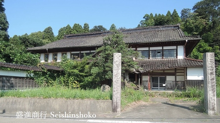 富山　超デカい巨木梁の吹き抜け天井を後世に残したい