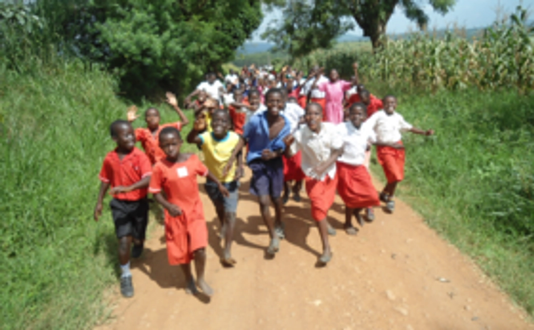 ウガンダの子どもたちからのメッセージカード