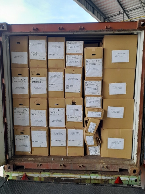 タイに靴が到着しました