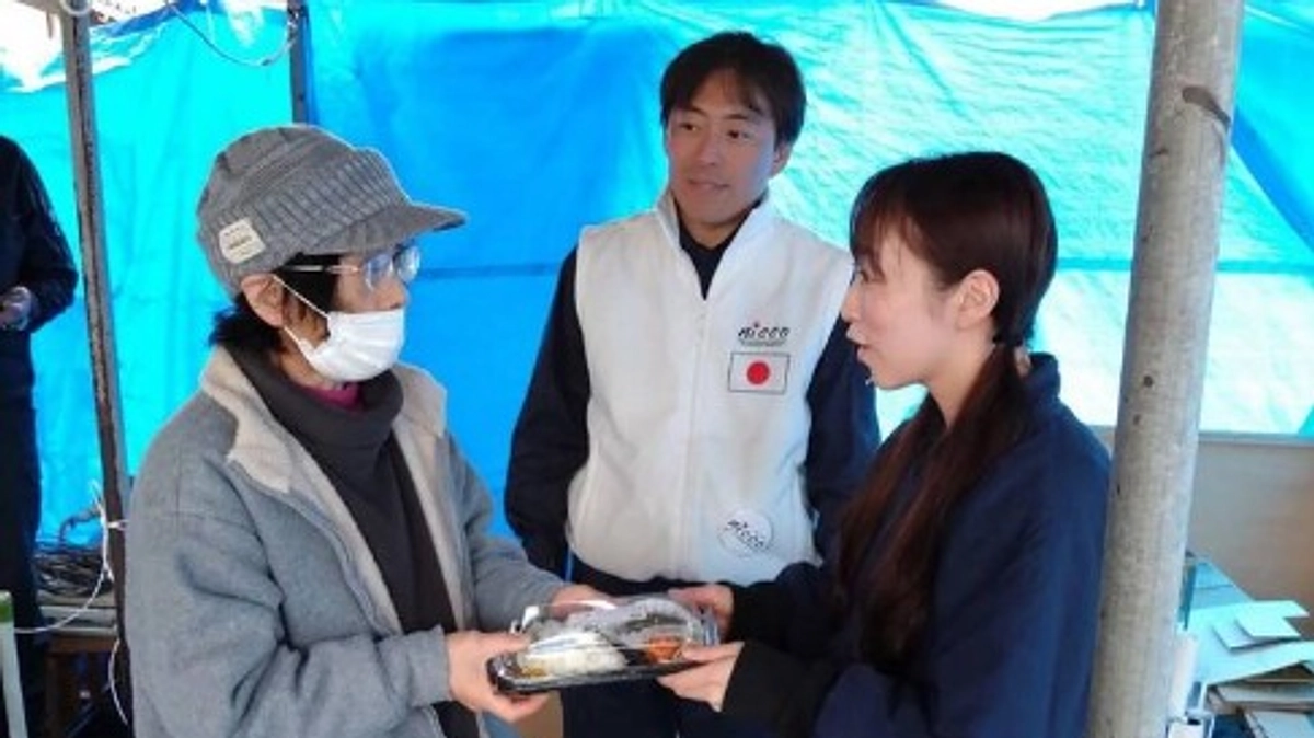 1月19日、輪島市町野町および小伊勢町にて、お弁当と物資を配布しました。