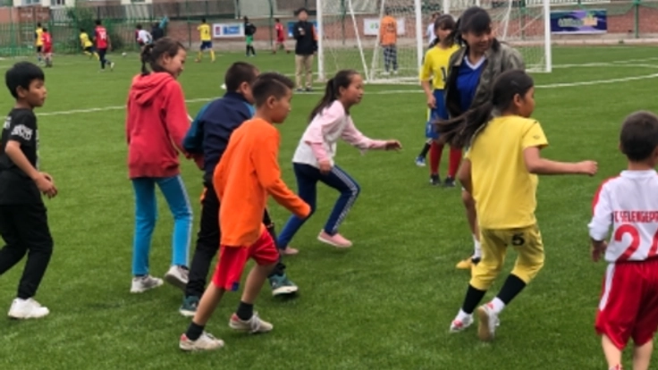 海外で無料のサッカー教室を開催したい。