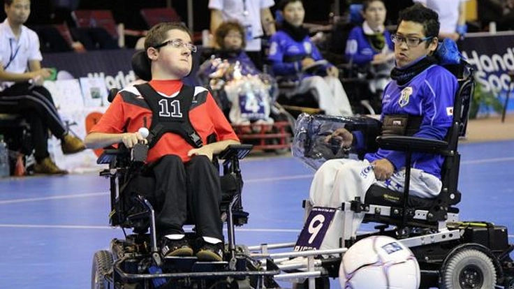 足が動かなくてもサッカーがしたい。電動車椅子サッカーの挑戦!