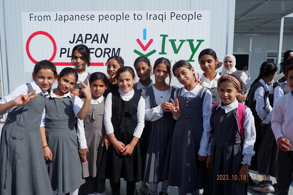 【イラク】新しいプレハブ校舎を建設しました！