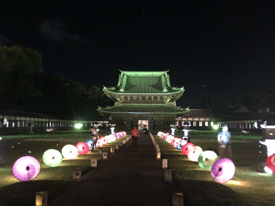 瑞龍寺ライトアップにてキャラバン