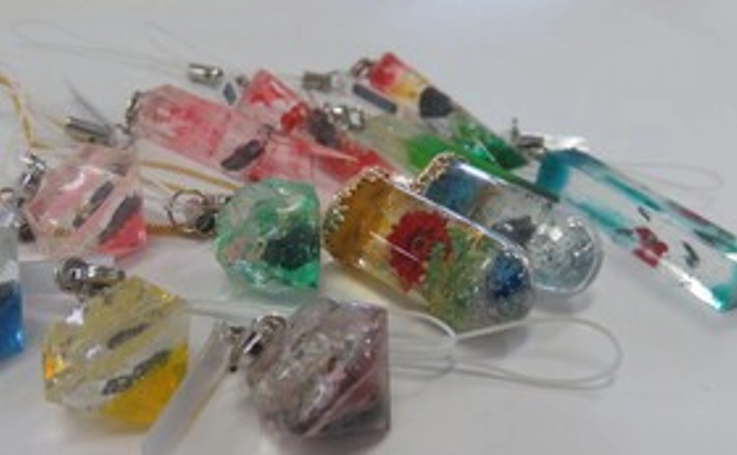 輝安鉱入りストラップ