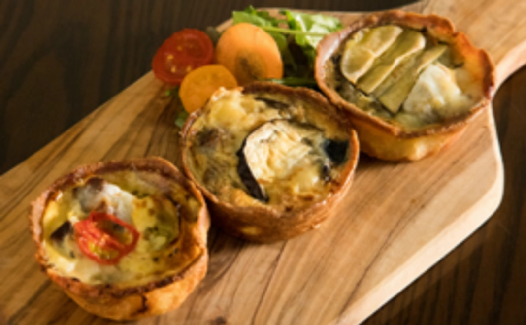 メメシルヴィのミニキッシュ３個＆自然派ワイン１本