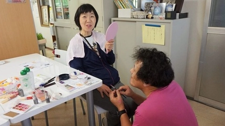 高齢者や障害者をキレイに！岡山メイクボランティアの法人化へ！