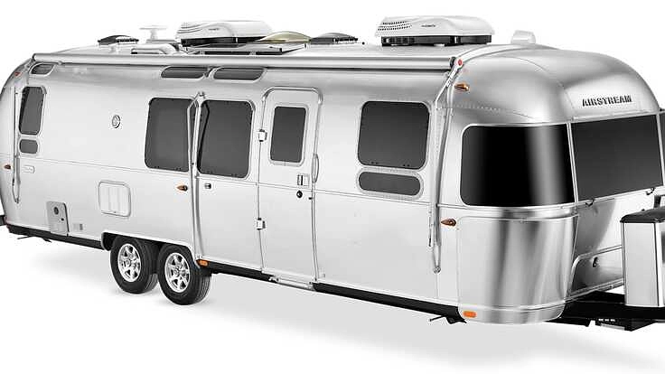 キャンピングトレーラーひと味違う旅を