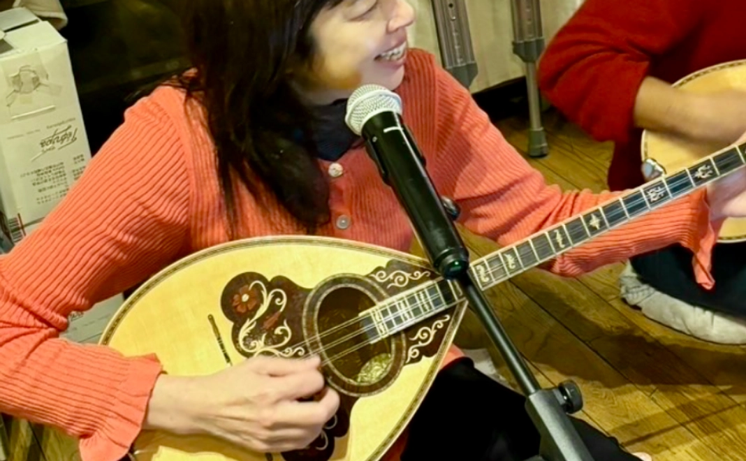 ギリシャの伝統弦楽器　ブズーキ　お試し体験レッスン