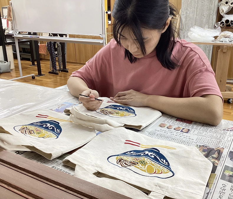 組合員紹介「里びんがた：大嶺絵里」