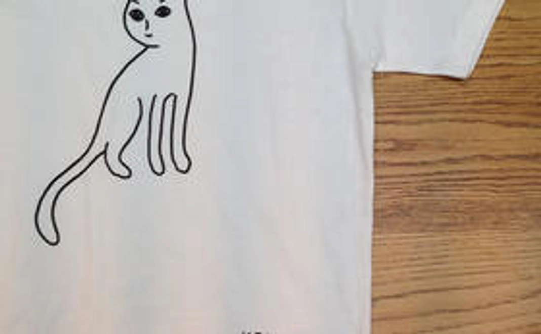 工房まるさんデザインの、キューリグオリジナルTシャツ