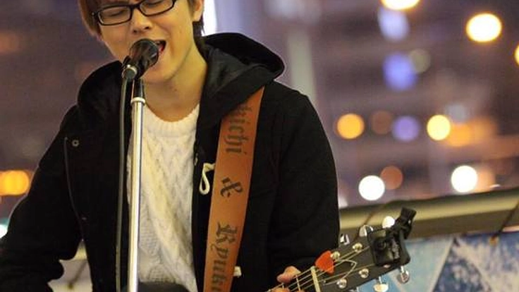 全国路上ライブを行った尼丁隆吉が初めてのフルアルバムを制作！