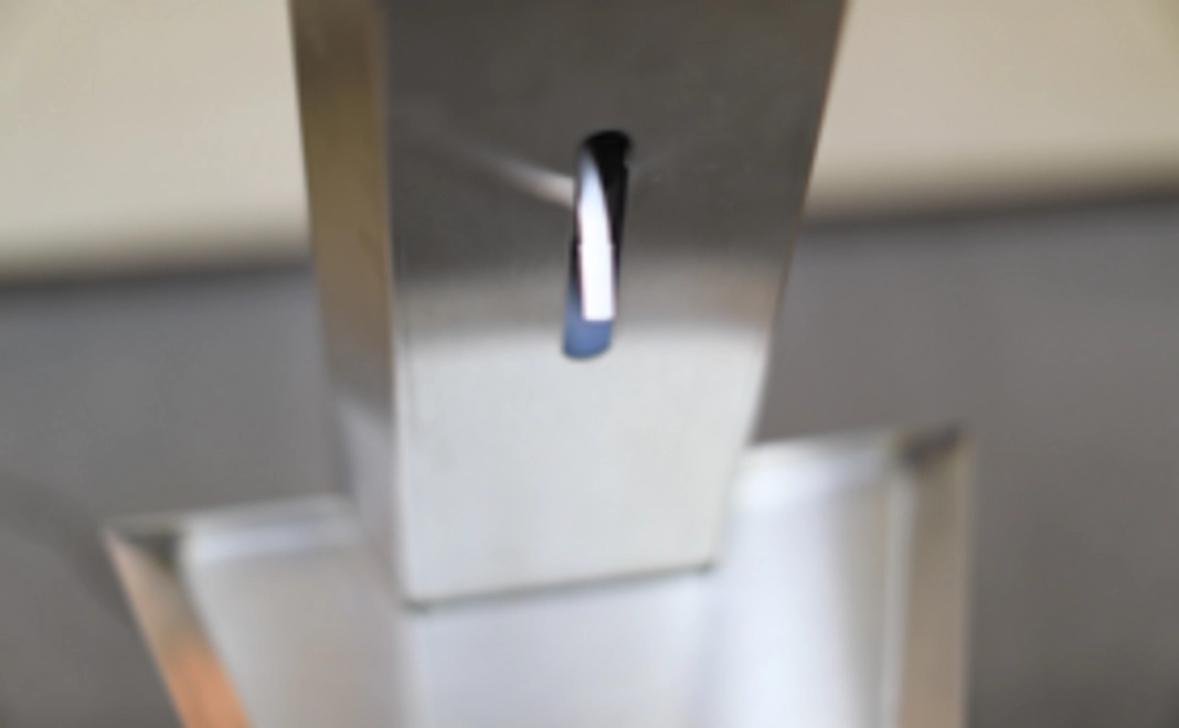 Sterilize Post　殺菌灯付き