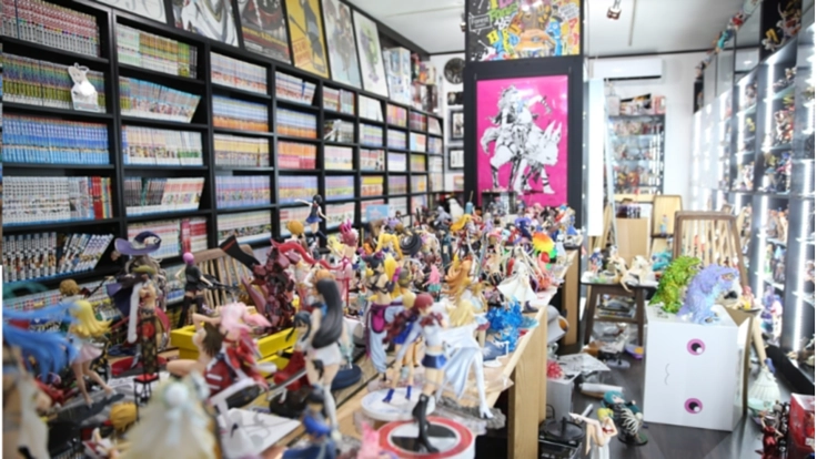 【フィギュア1万点以上】隠れ家喫茶店にショーケースを！