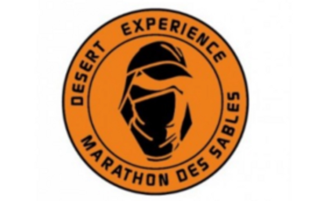 サハラ砂漠ウルトラマラソンの公式ピンバッジ
