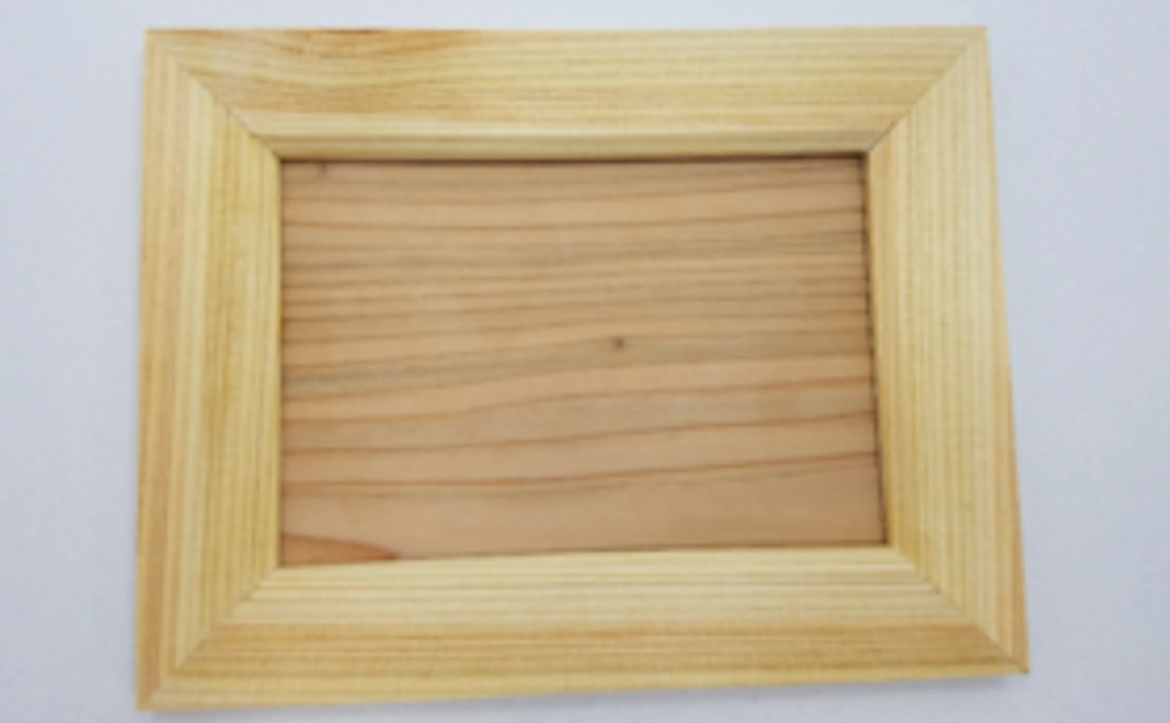 豊田市の木で作った特製「写真立て」