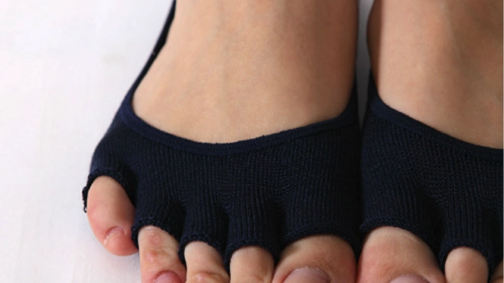 理学療法士発案!正しい歩き方が身に付く女性用美容ソックス販売