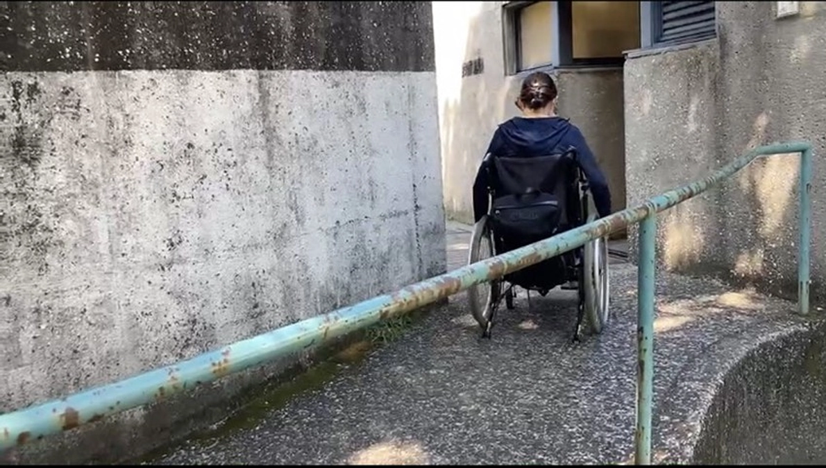 活動紹介①　車いすで緑道を走ってみたら…