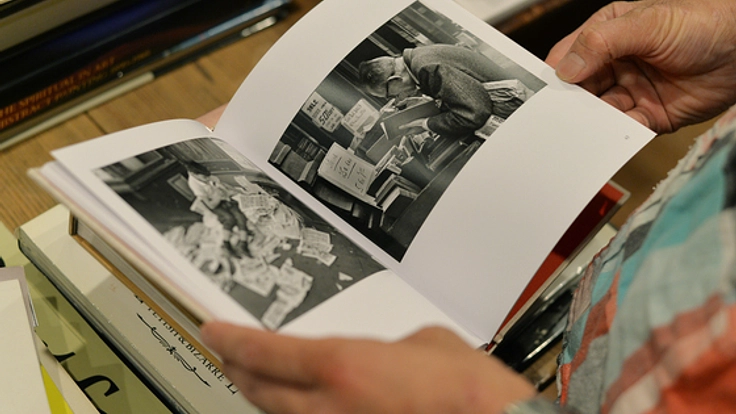 本の未来を見つめるための、本と本を読む人の写真集を作りたい！