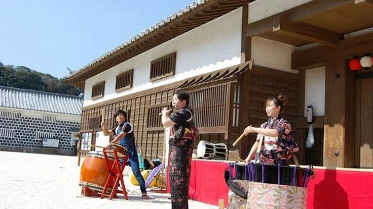 お祭りや店、施設で無料で和太鼓を演奏して地域を盛り上げたい！