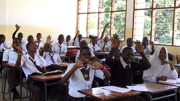 タンザニアの中学生が抱える３つの問題！タブレット教育で解決