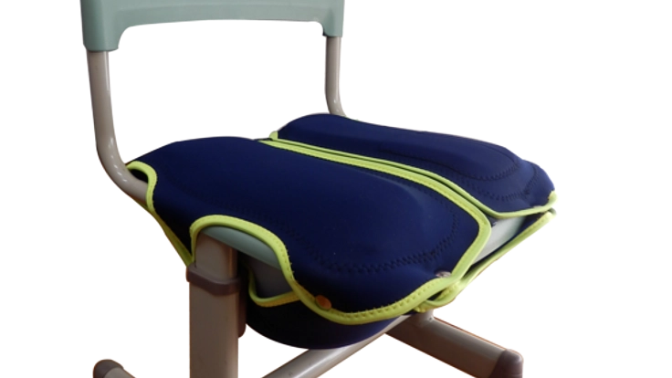 火山活動が続く箱根町の中学生に防災グッツを寄贈したい！