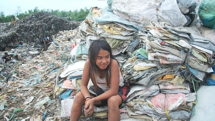 ゴミ山の子ども達にファッションショーという晴れ舞台を！