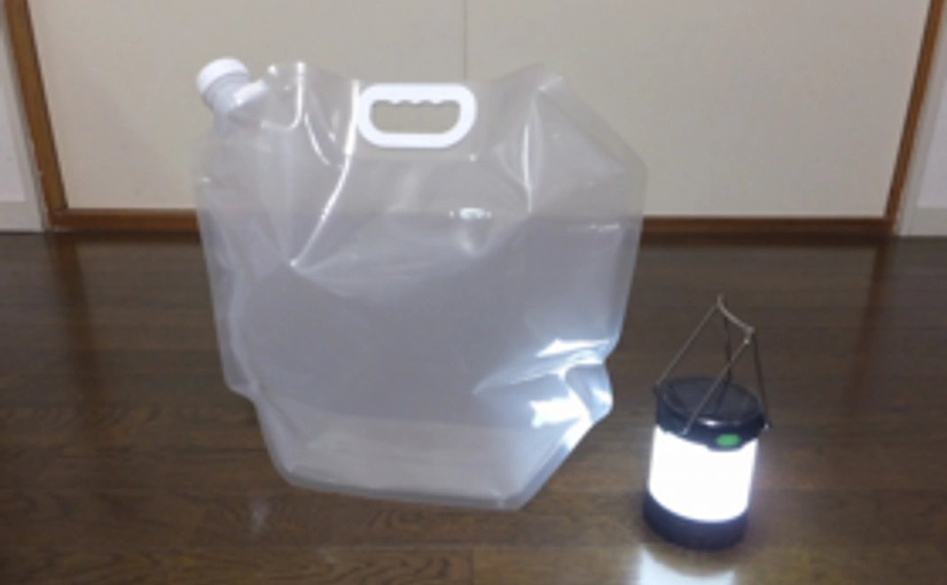 ウォーターバッグ、ソーラー式ランタン