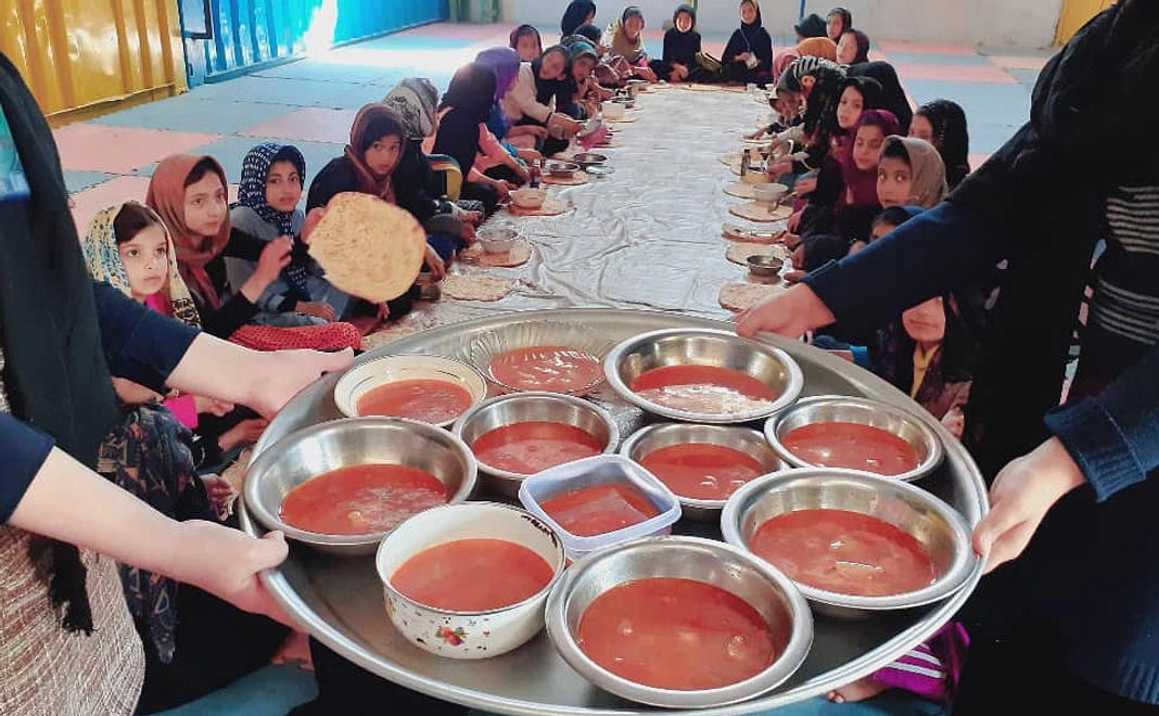 200人の子どもたちの給食１回分の材料費を提供できます。