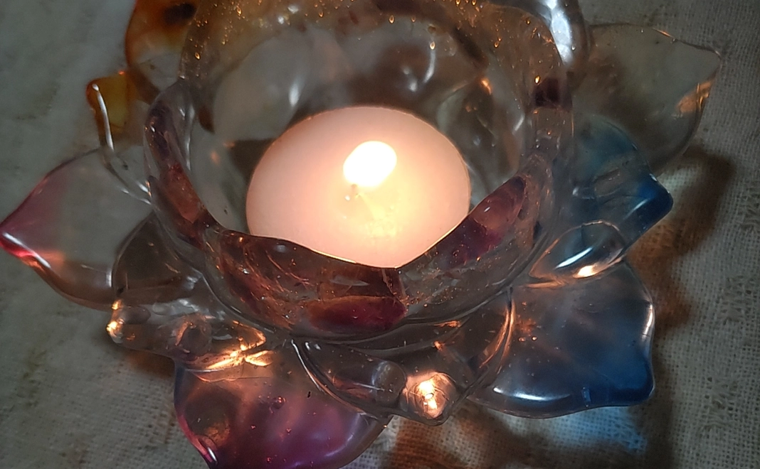 ありがとうございます！！！急ぎ制作致しますので、お名前、ご住所もお願いいたします。（蓮）