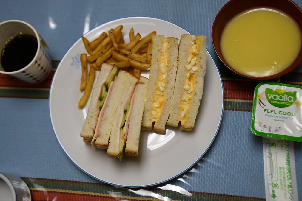 2024年2月1日「時間泥棒と食事に関する一考察」