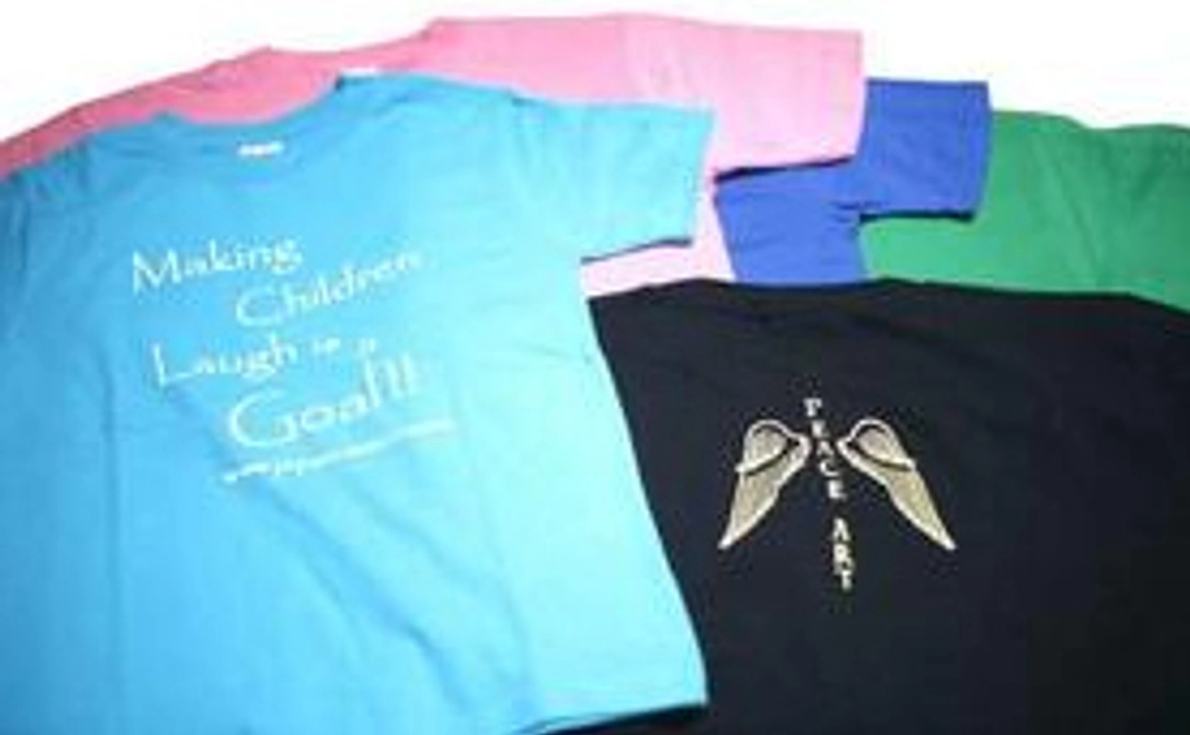 【20着限定】オリジナルチャリティＴシャツ「Making Children Laugh is a Goal!!」