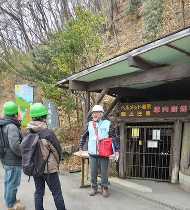 活動の一つ、定例見学会として無料ガイドを行いました