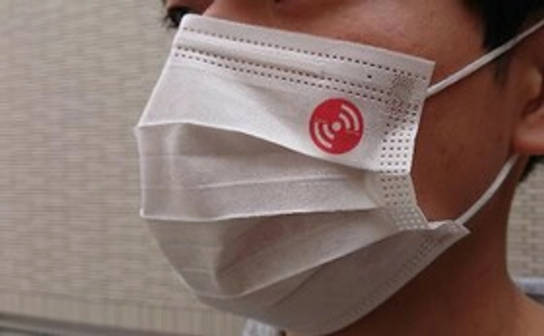 感謝のメールとロゴ入りマスク