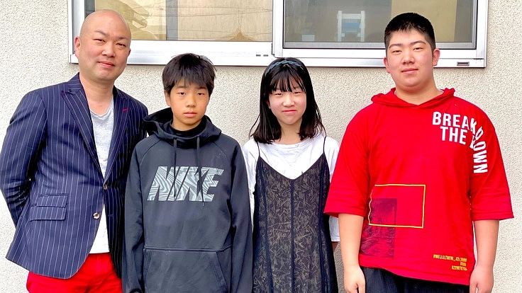 親と子による法人設立と写真展覧会の開催プロジェクト