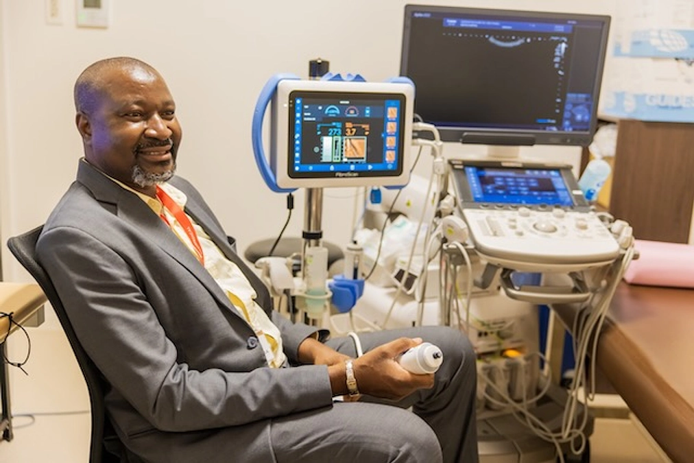 佐賀県 江口病院を訪問　地元メディアの取材も