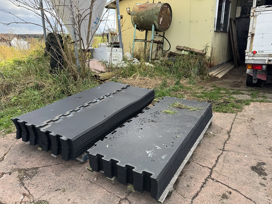 犬舎の防寒対策工事は今日から始まります！