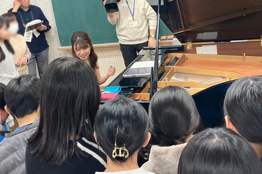 南杏佳さんが高知支部主催で学校クラスコンサートに出演