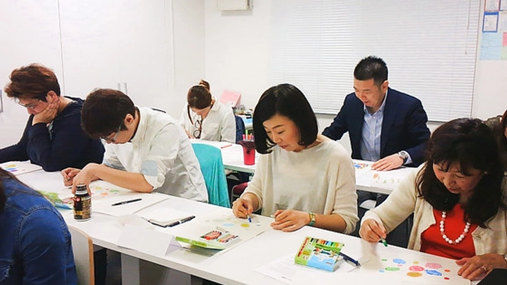 見えない心のＳＯＳを発見する！特注くれよん教材をつくりたい