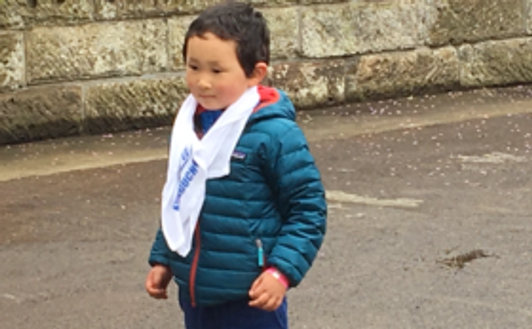 選手より御礼サイン色紙をお送りします