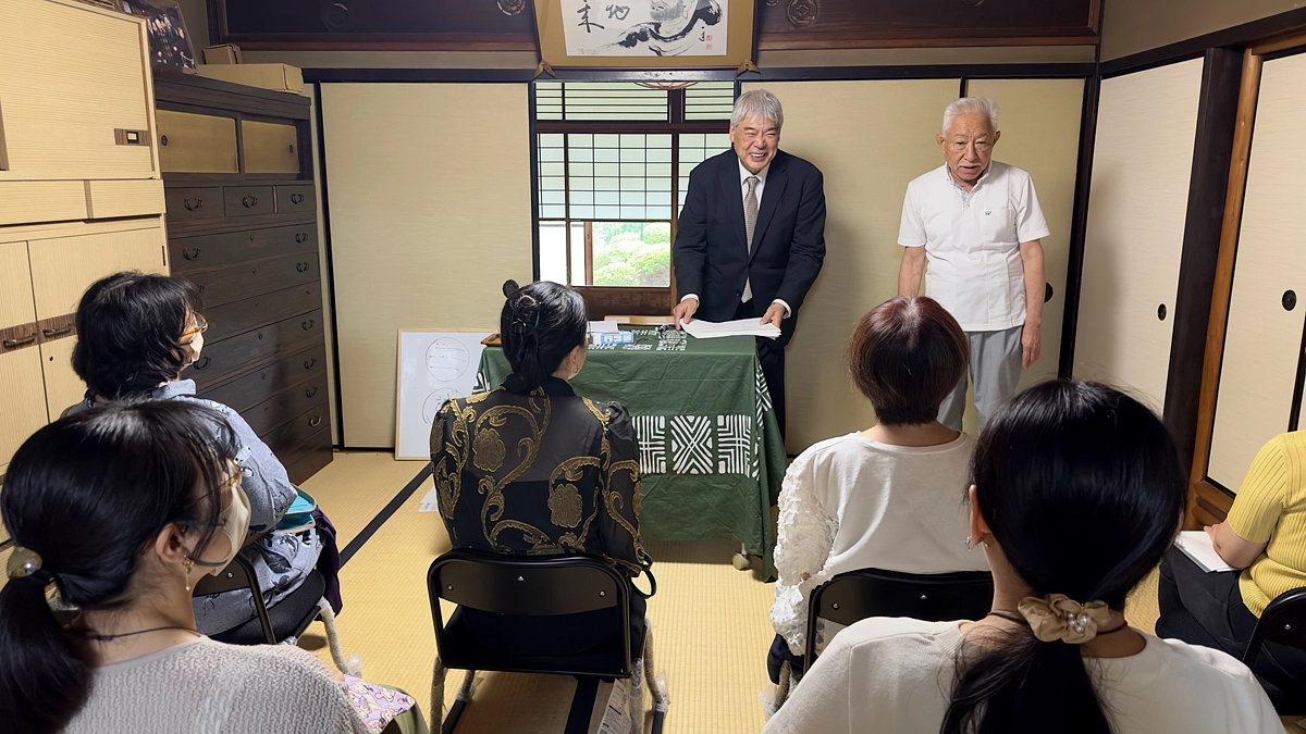 伊東成郎先生の講演会を開催しました