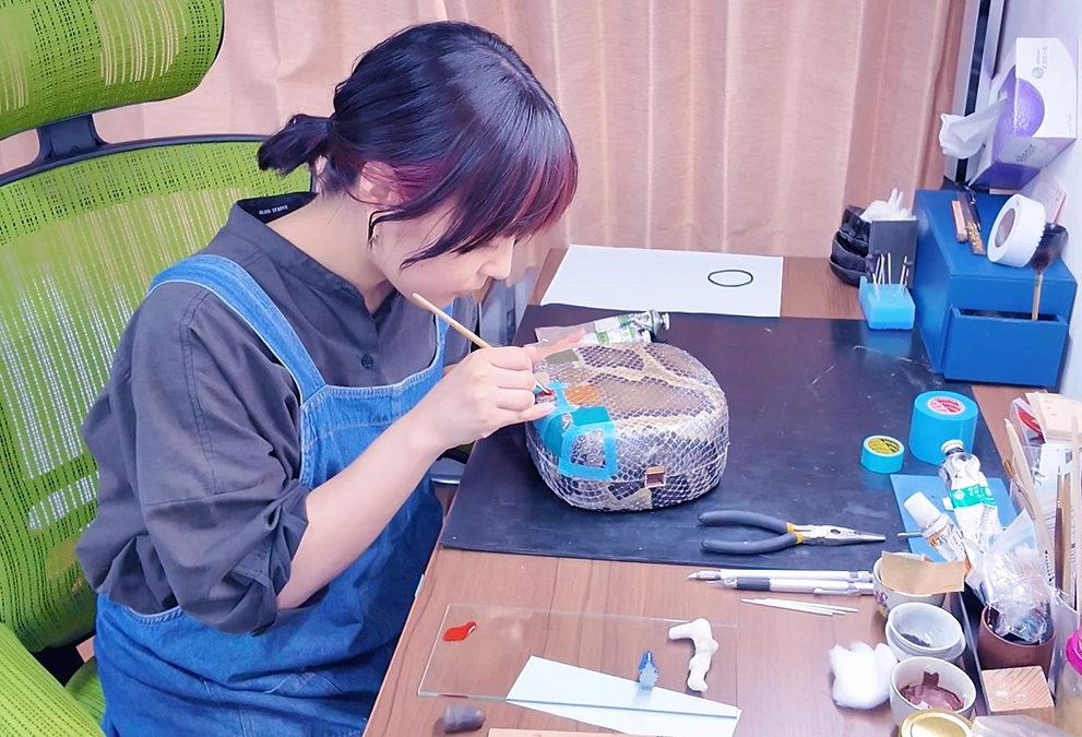 蛇皮に漆を塗るテストについて