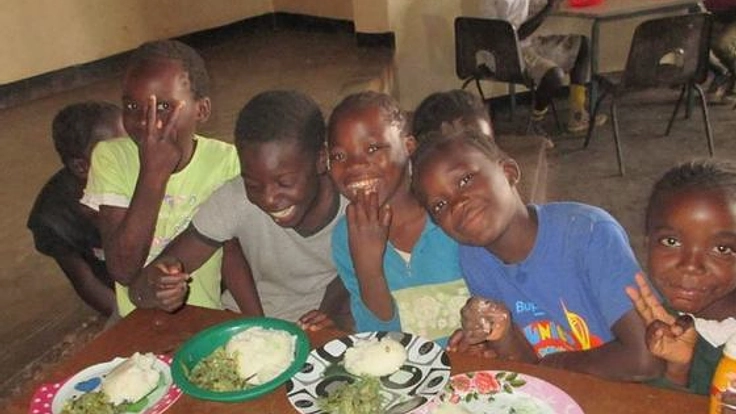 ザンビアの栄養不良で悩む600人の子ども達に栄養教育と給食を！