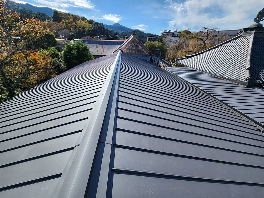 大講堂 屋根(外装)修繕工事完了のご報告
